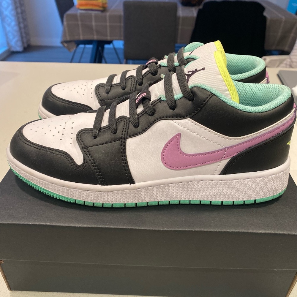 Jordan 1 Low Size 5.5Y 7W
